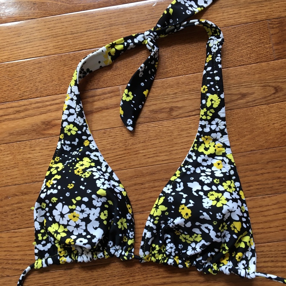Reversible bikini top